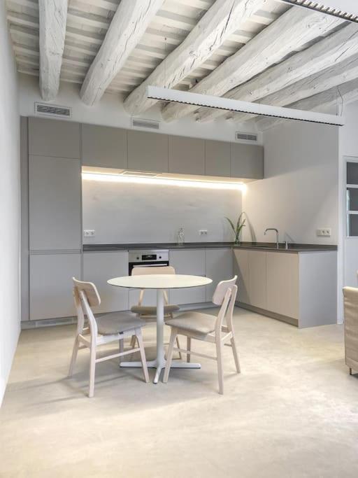 Lively 1 Bdr With Private Terrace Born Appartement