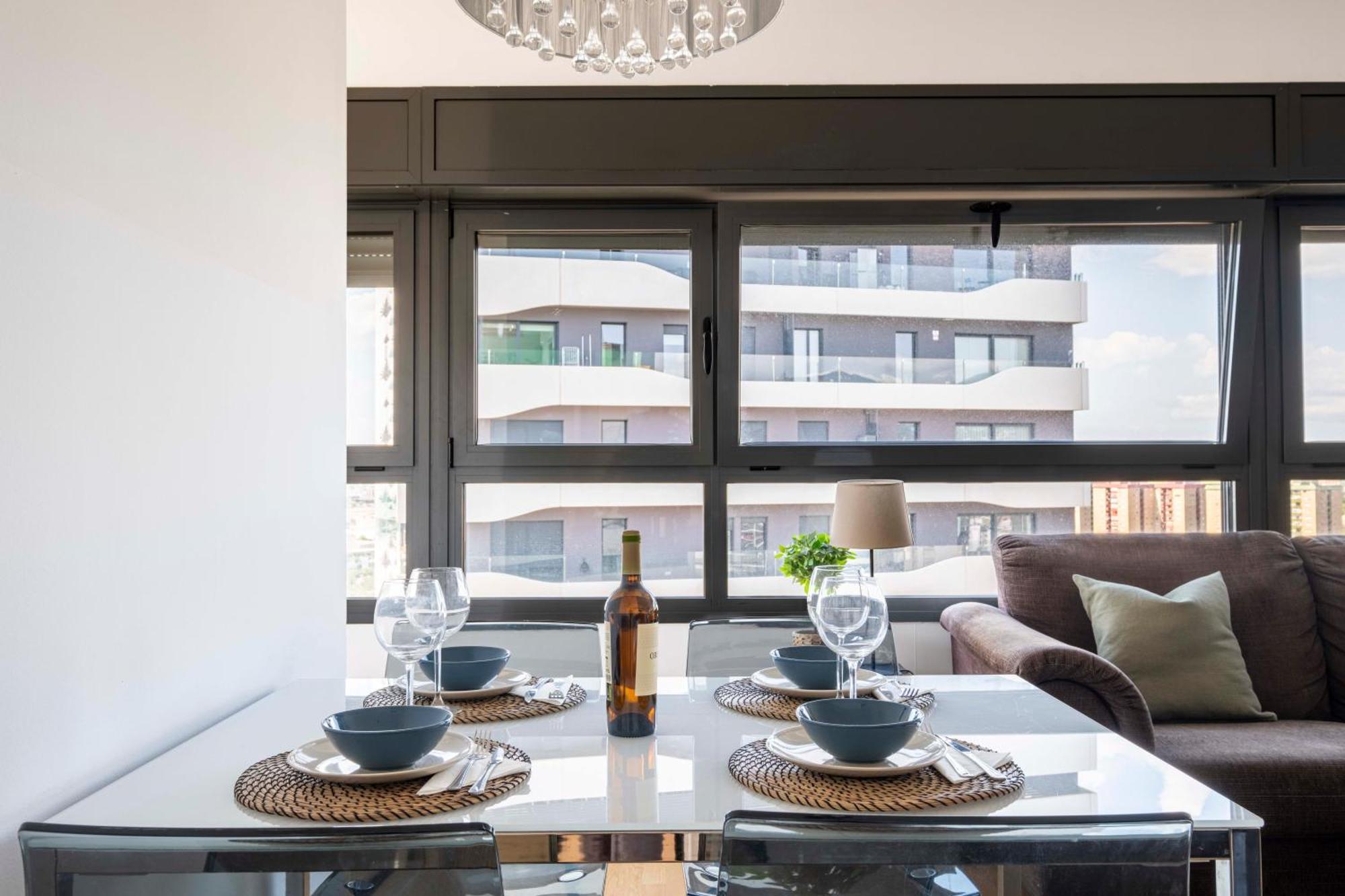 Amazing Fira And 15' From Bcn Center With Pool Apartment