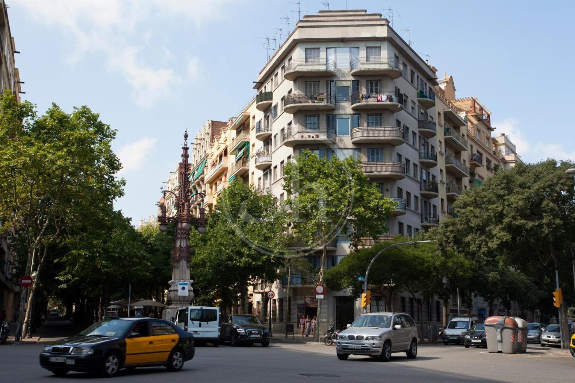 Acogedor Junto A Sagrada Familia *