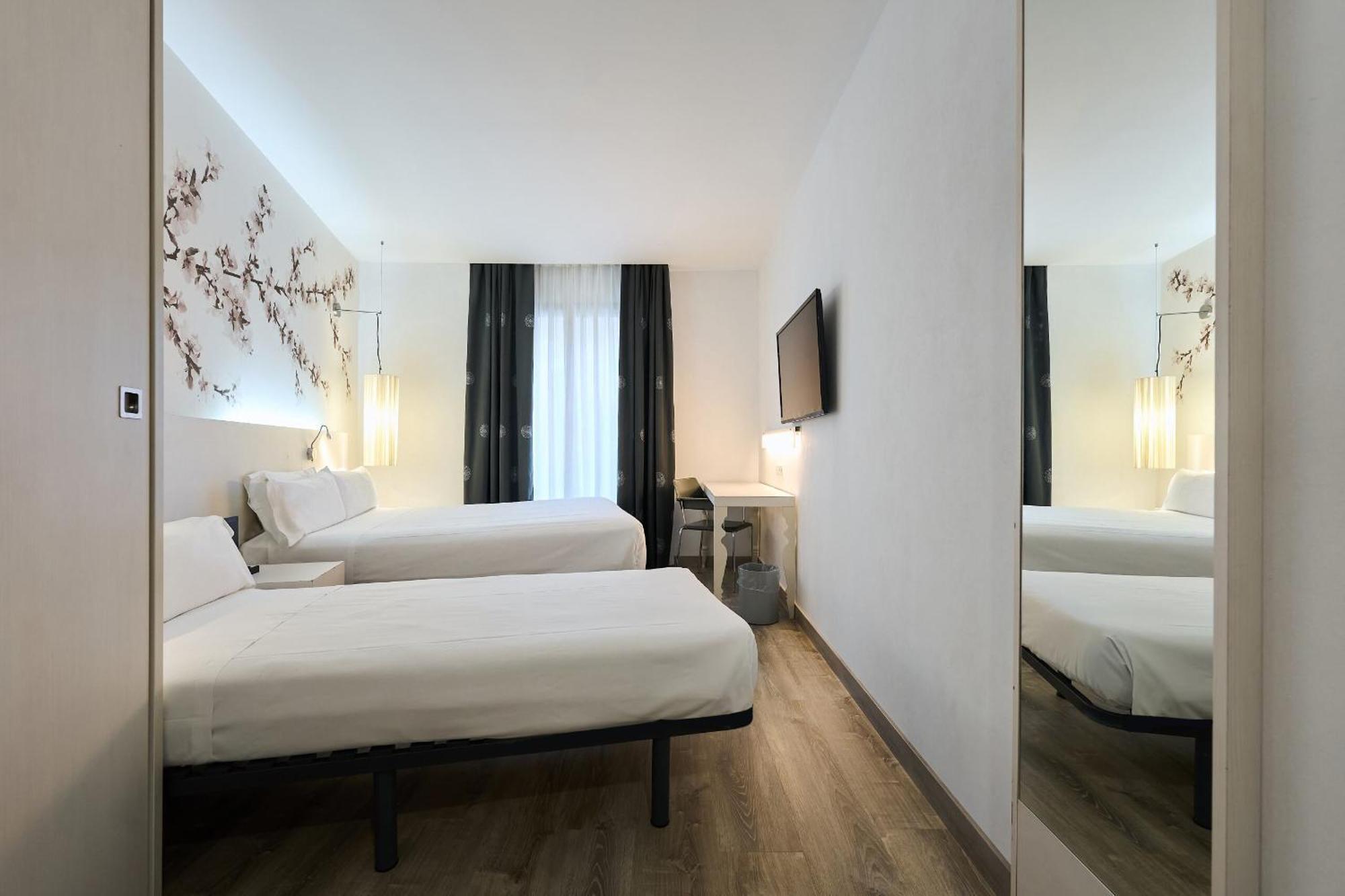 Hesperia Ramblas Hotel 4*