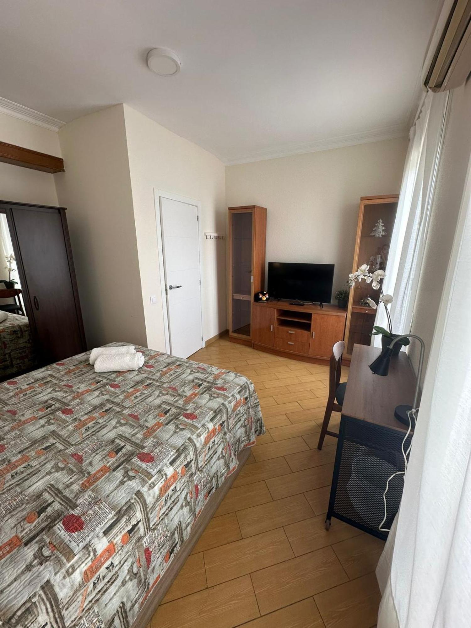 Rooms Nueva Valencia Frühstückspension *