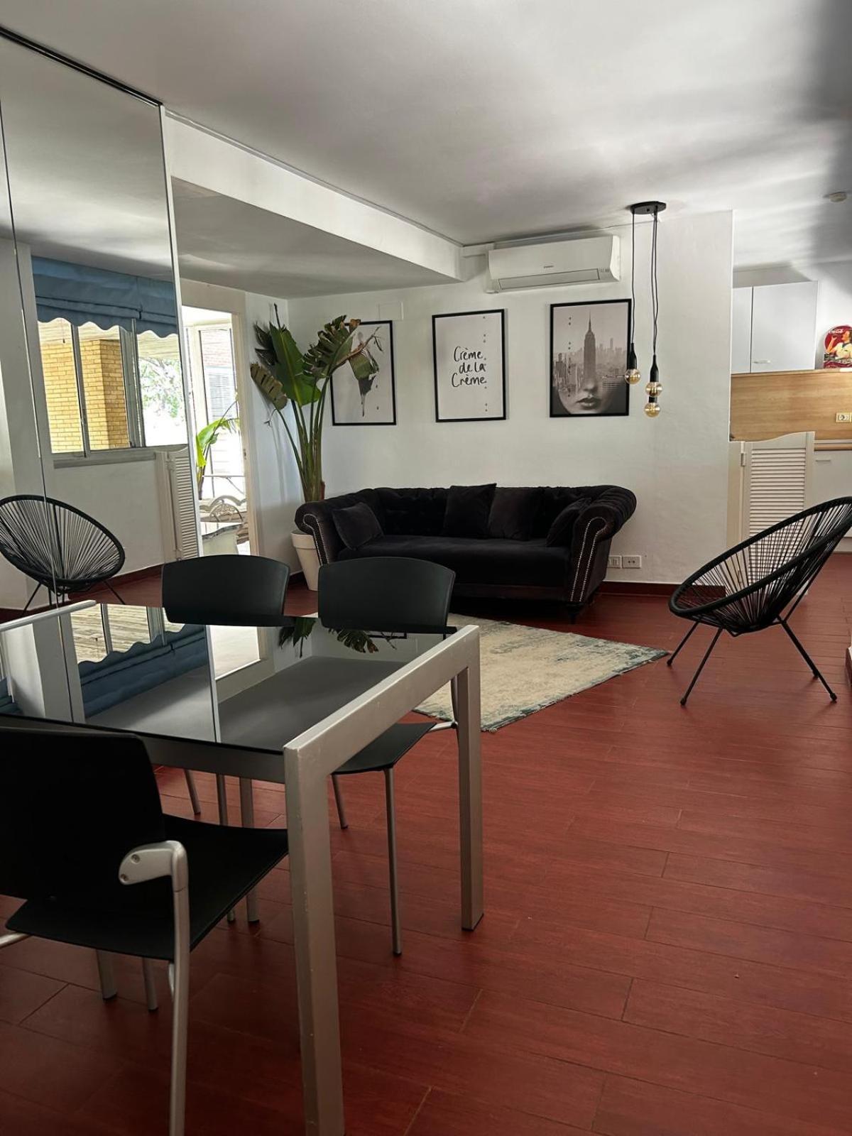 Beachfront Family Oasis - 2br For 4 Barcelone