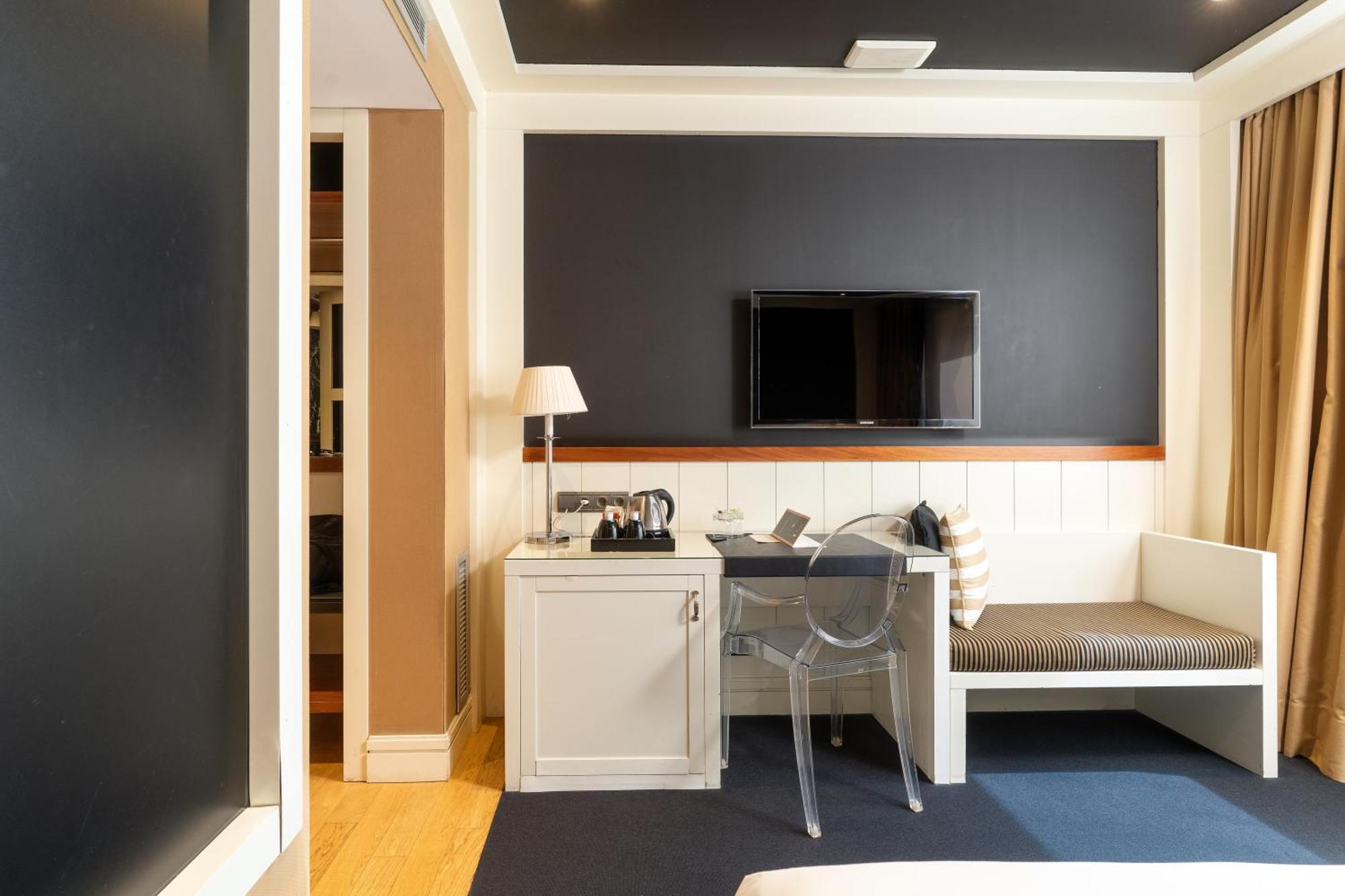 U232 Hotel 4*