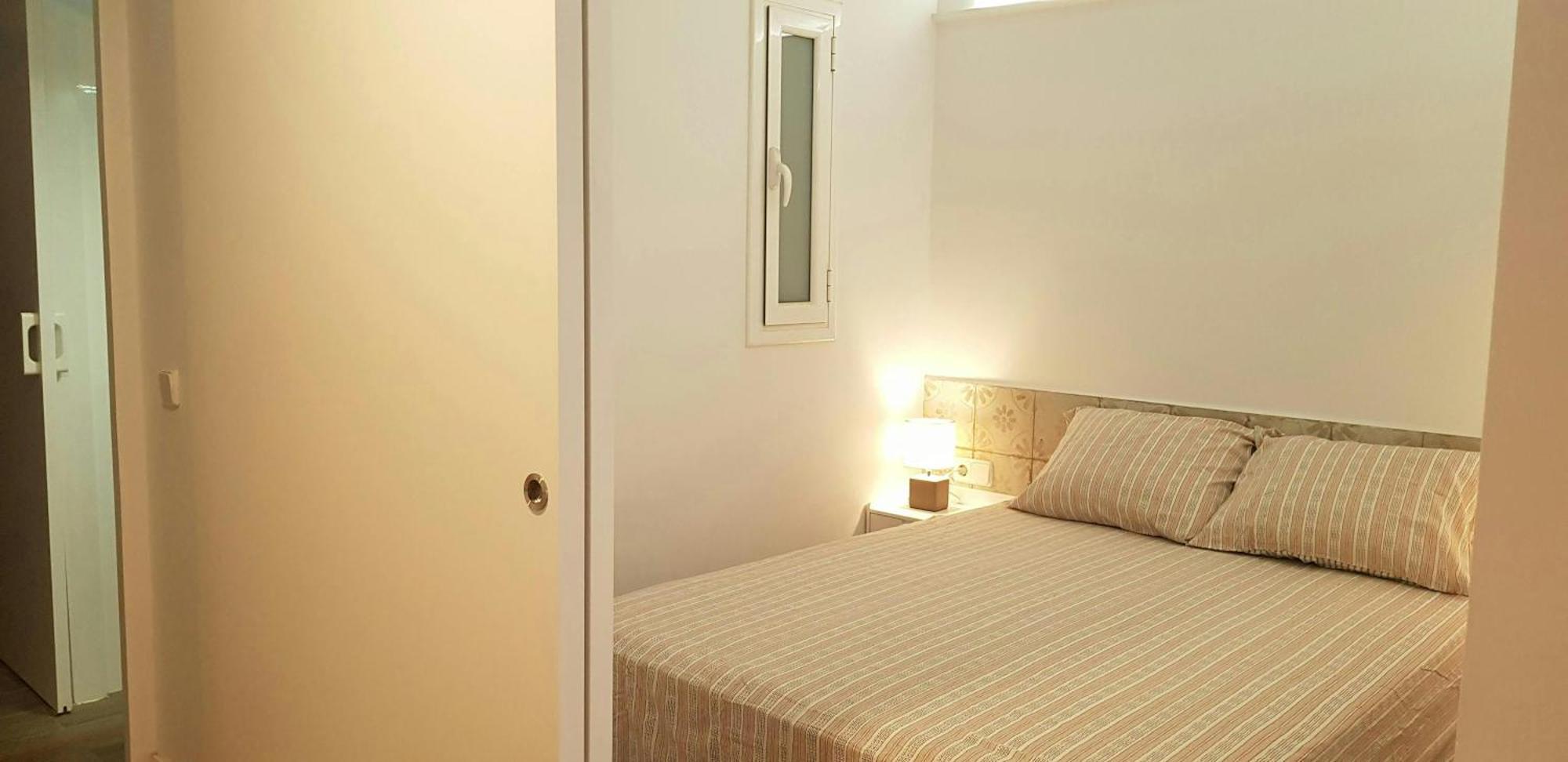 Sant Antoni 4 - Downtown Barcelona. Modern Appartement