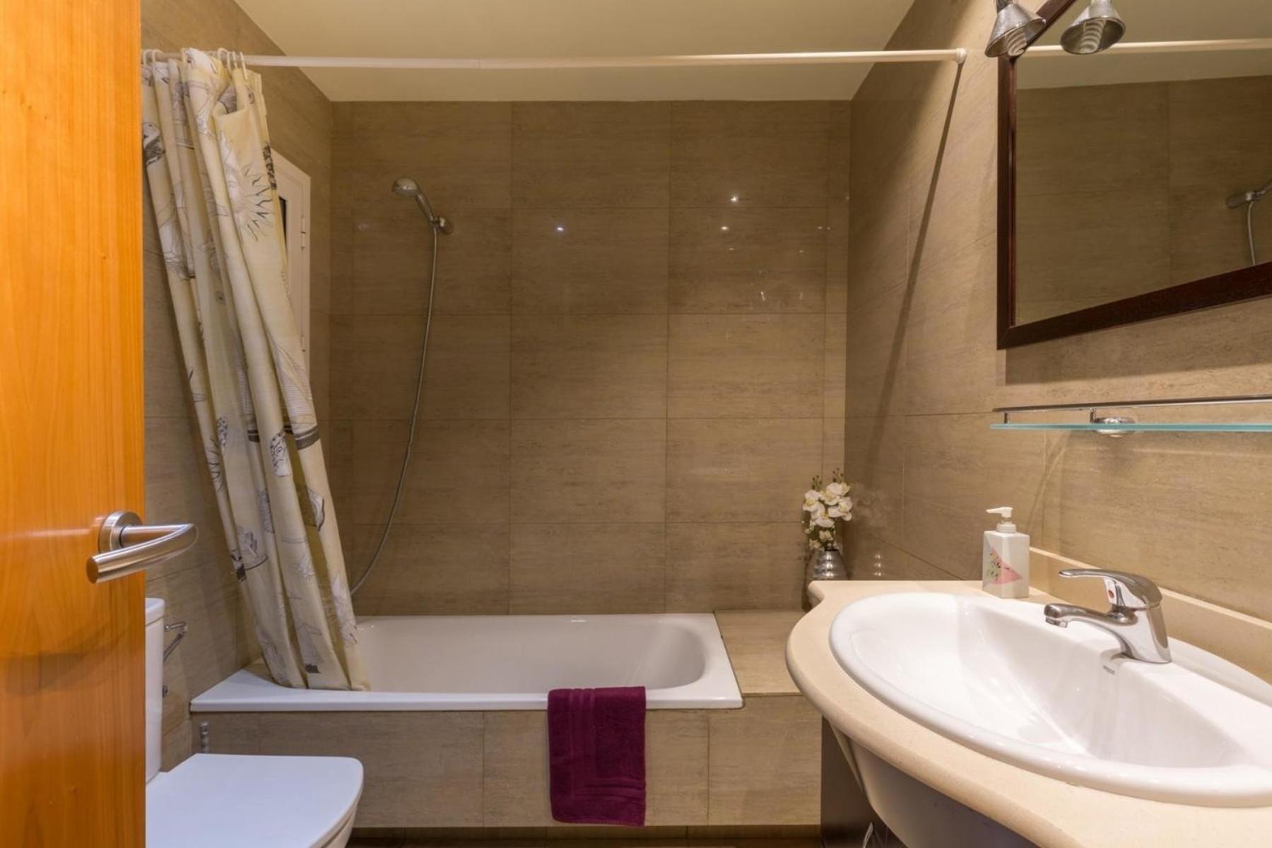 Fuer 6 Personen Ca 85 Qm In Barcelona-ciutat Vella, Costa Brava Costa Del Maresme Barcelona