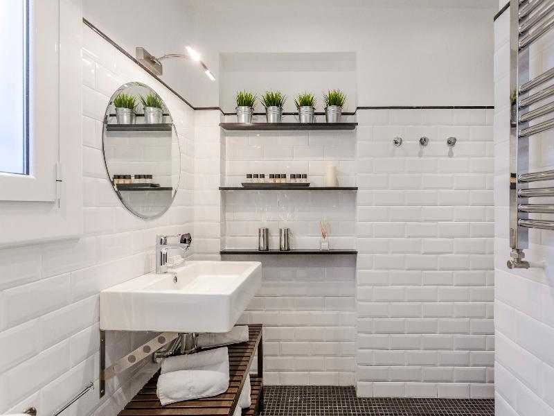 Urban District Apartment *
