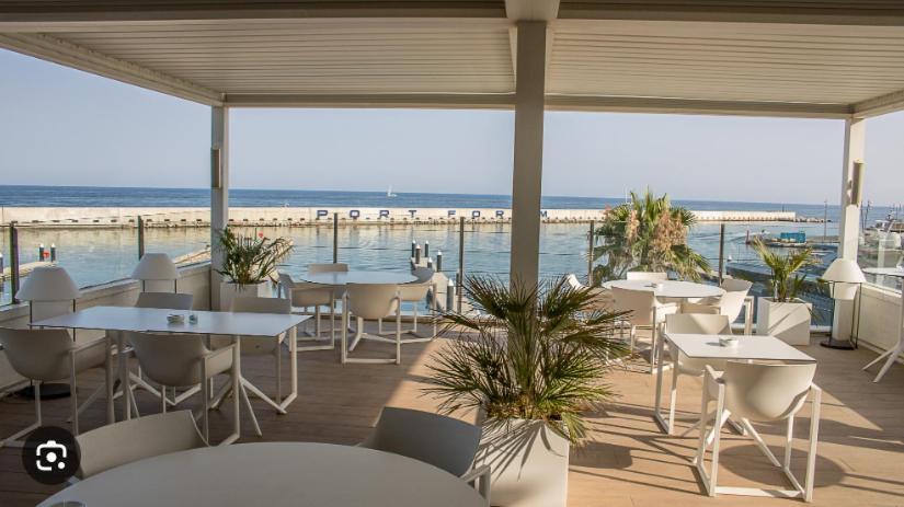 Apartment Zafiro, A Wonderful Yacht In Barcelona Sant Adria de Besos