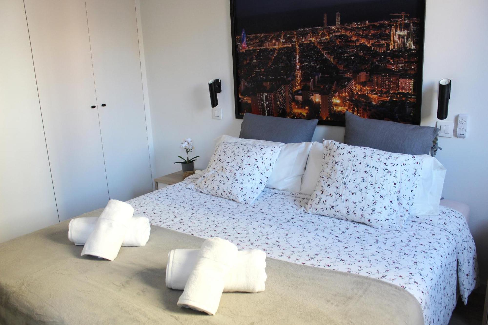 Piso Nuevo Al Lado De La Sagrada Familia. * Barcelone