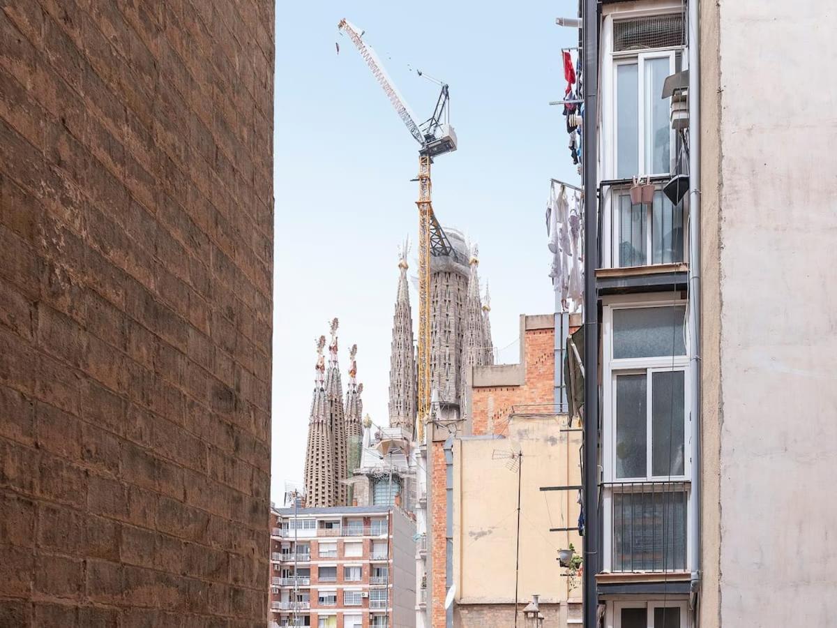 Marina Sagrada Familia Apartment Barcelona