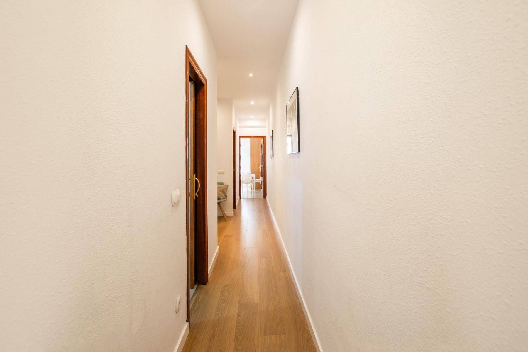 42ara1026 - Spacious In Eixample Apartment Barcelona