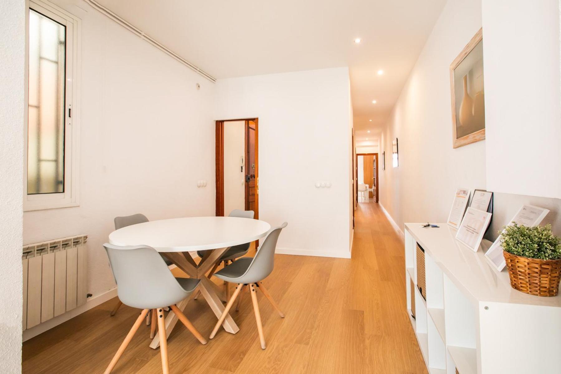 42ara1026 - Spacious In Eixample Apartment *