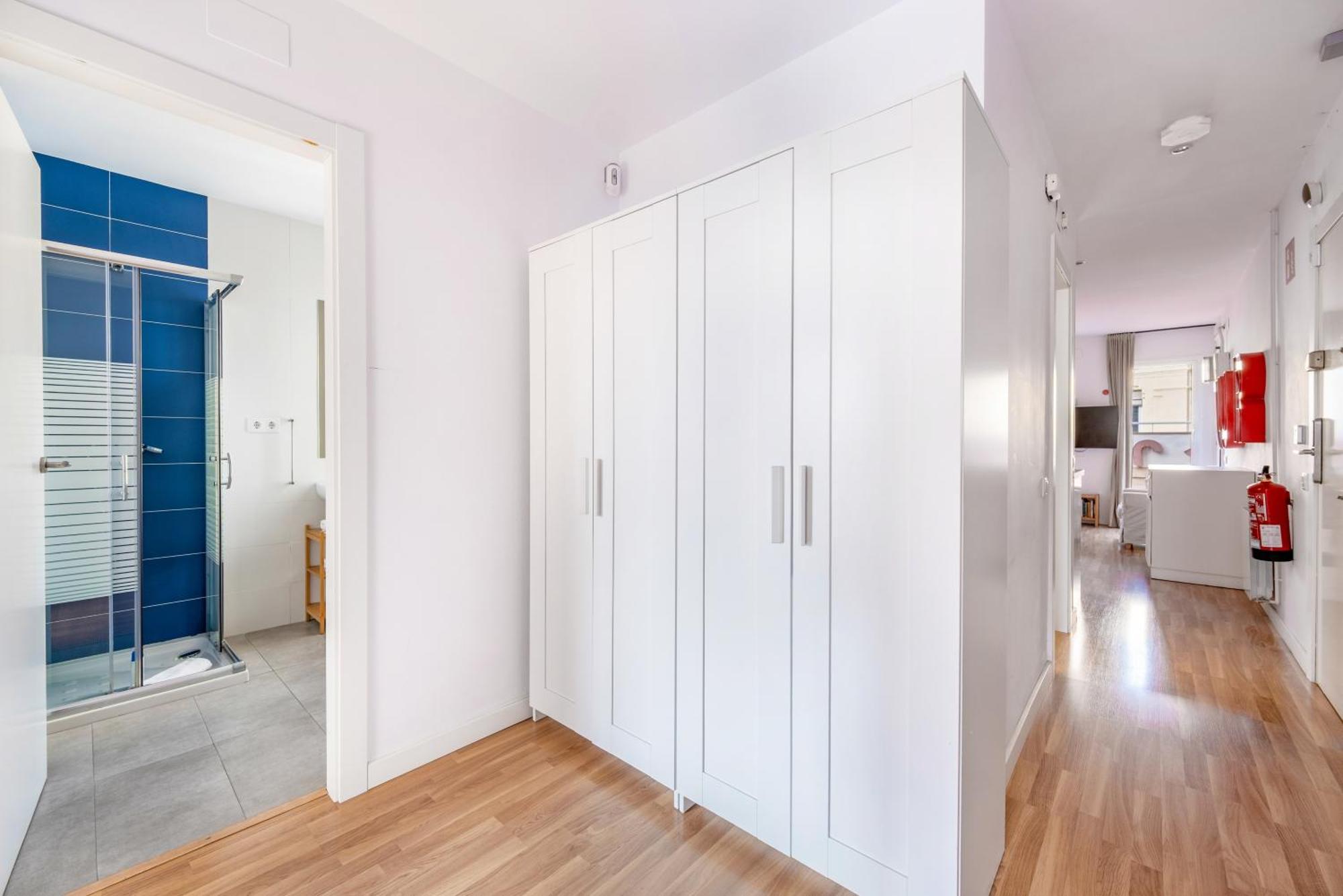 Ainb Sants Appartement *