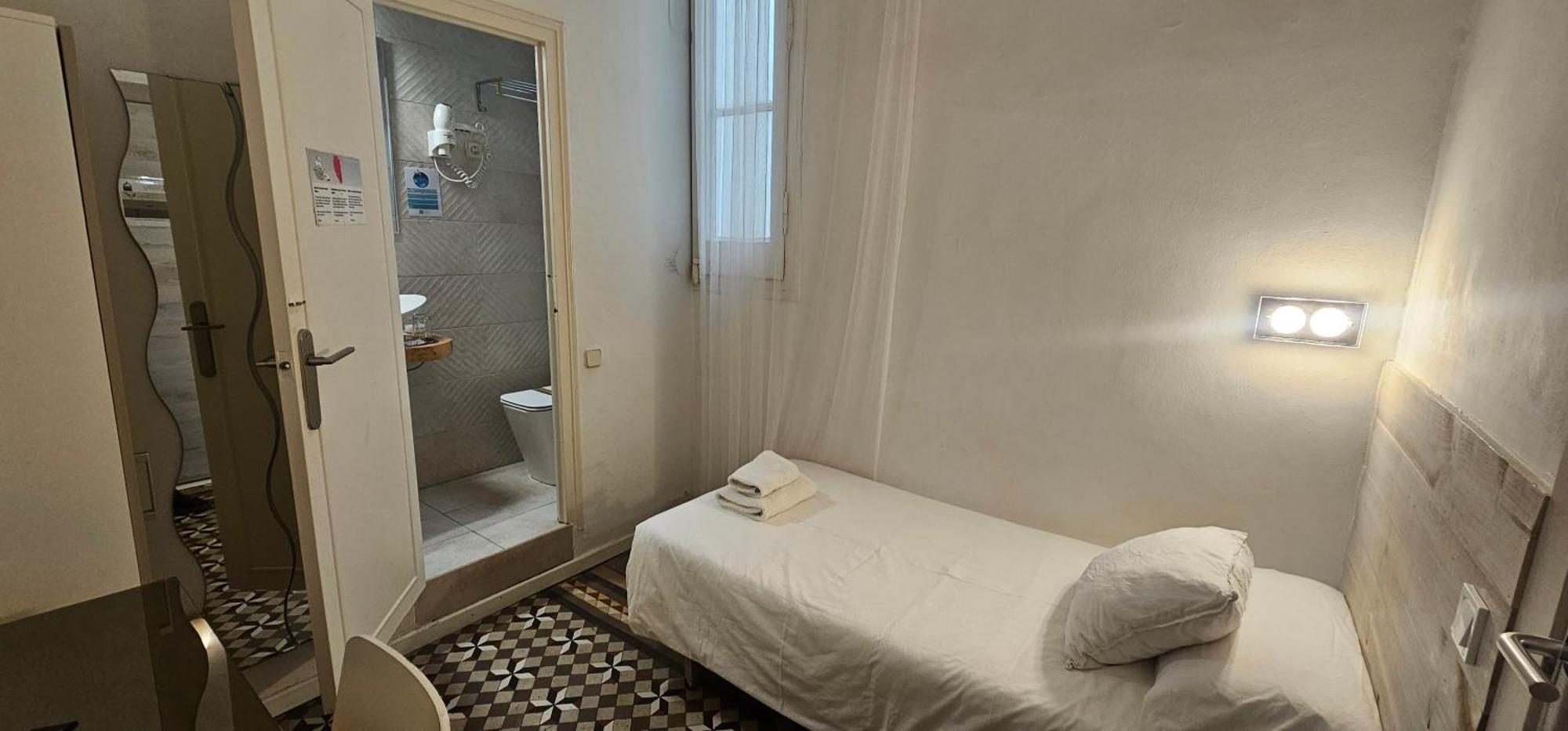 Eixample Gasthof 2*