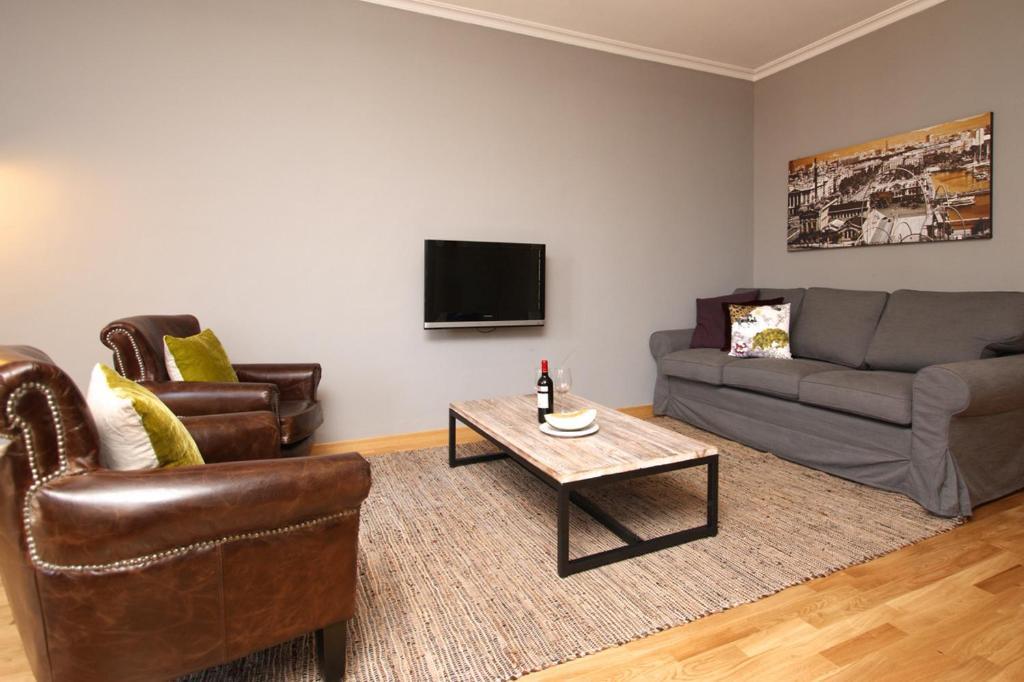 Short Group Paseo De Gracia Serviced * Barcelona