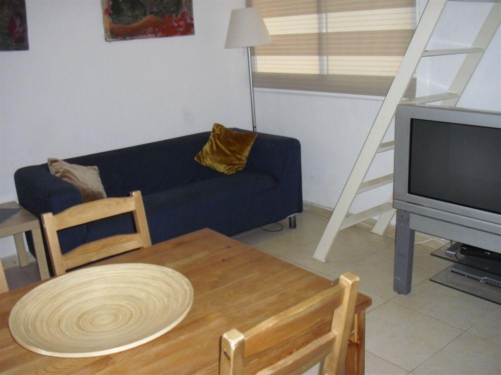 Apartaments Travessera-Parc Gueell