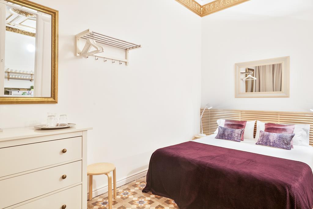 Plaza Catalunya Bed & Breakfast 3*