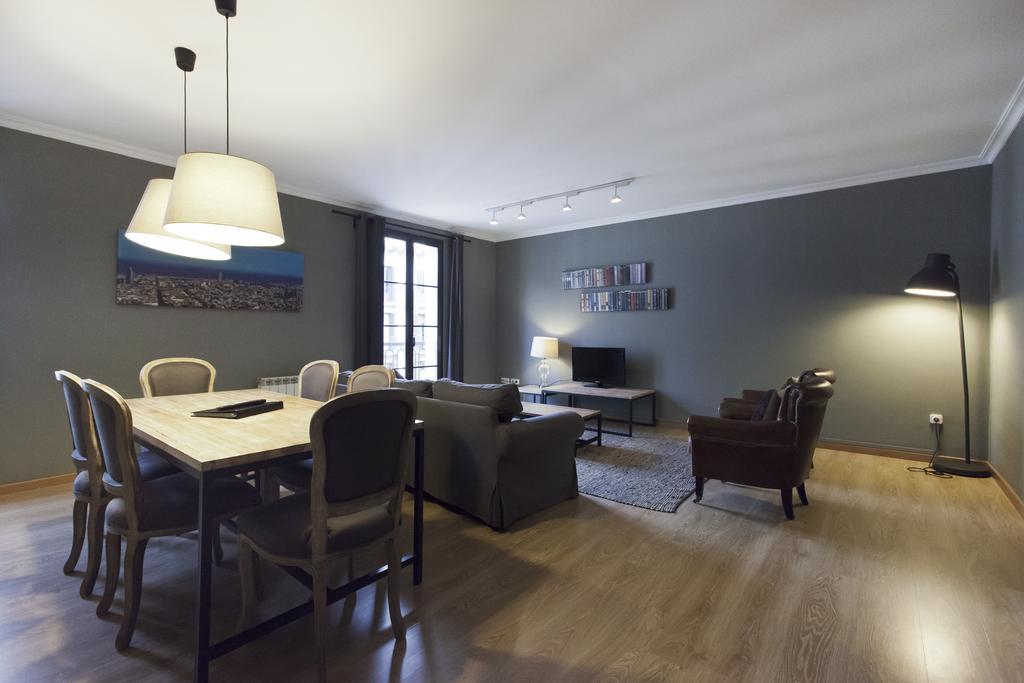 Short Group Paseo De Gracia Serviced Barcelona