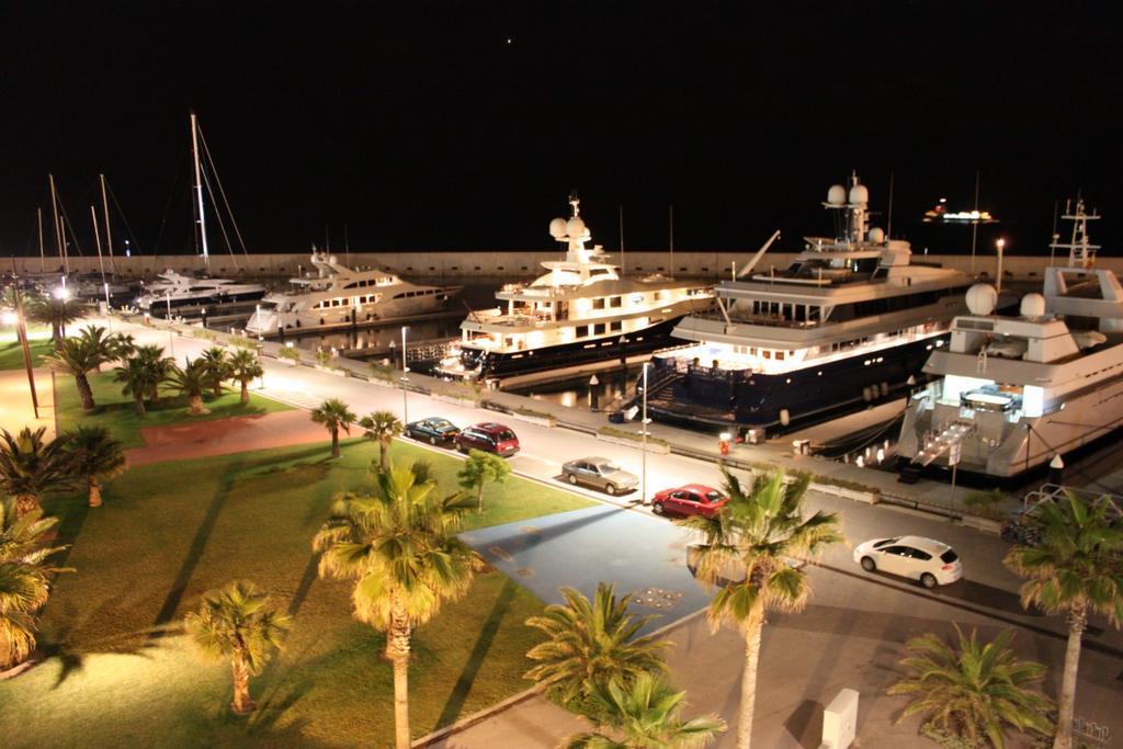 Bateau-hôtel Port Forum Boat - Glamping Experience