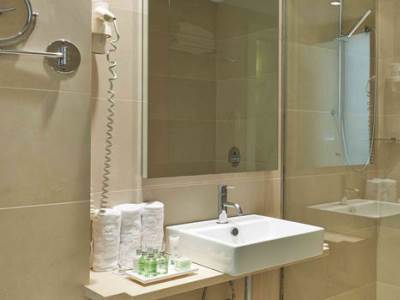 Hotel Hesperia Ramblas 4*