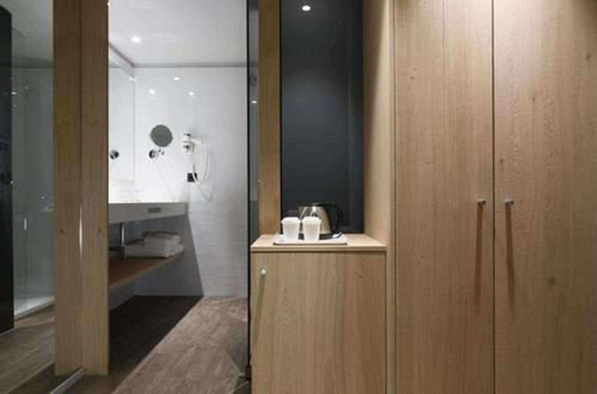 Hotel Yurbban Trafalgar 3*